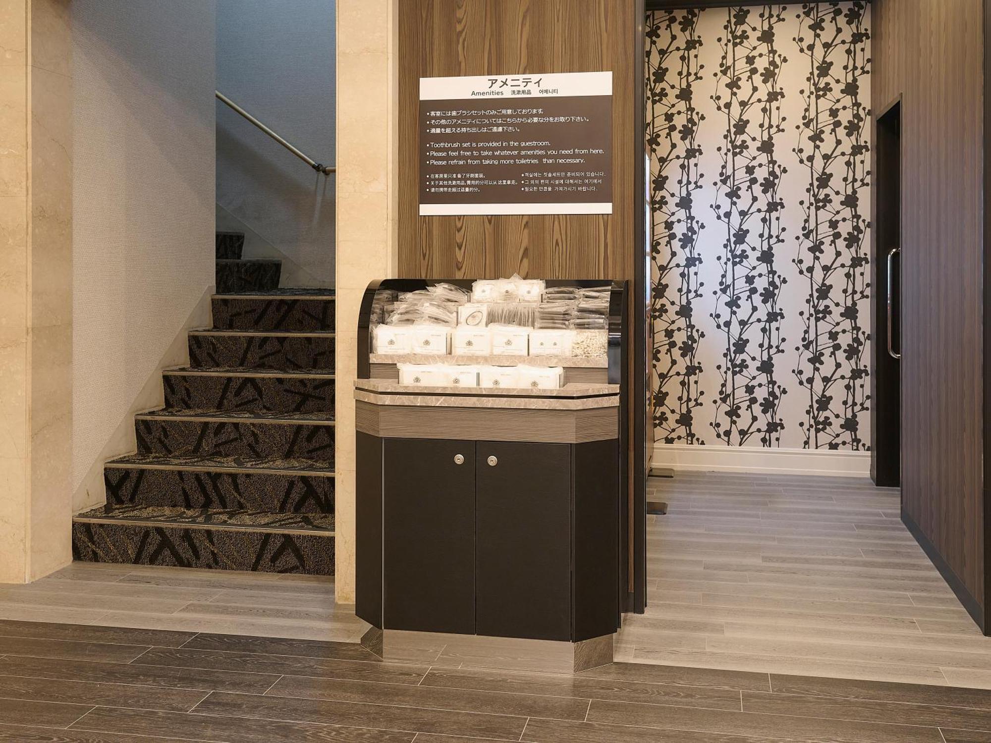 APA Hotel Toyama Bagian luar foto